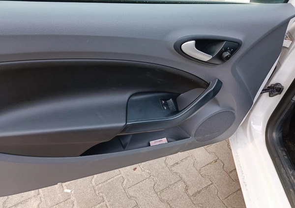 Seat Ibiza cena 9999 przebieg: 82000, rok produkcji 2011 z Czarnków małe 154